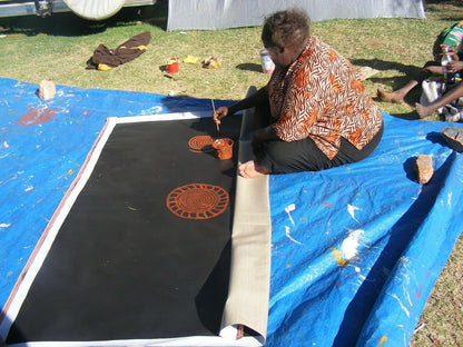 Elizabeth Marks Nakamarra 'Women's Rockhole' painting in progress 125x175cm